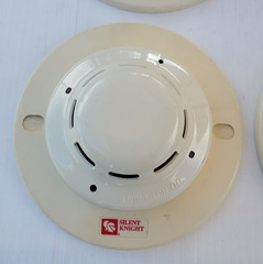 5 Silent Knight SD505-APS Smoke Detector & 1 SD505-AHS Heat with SD505-6AB Bases