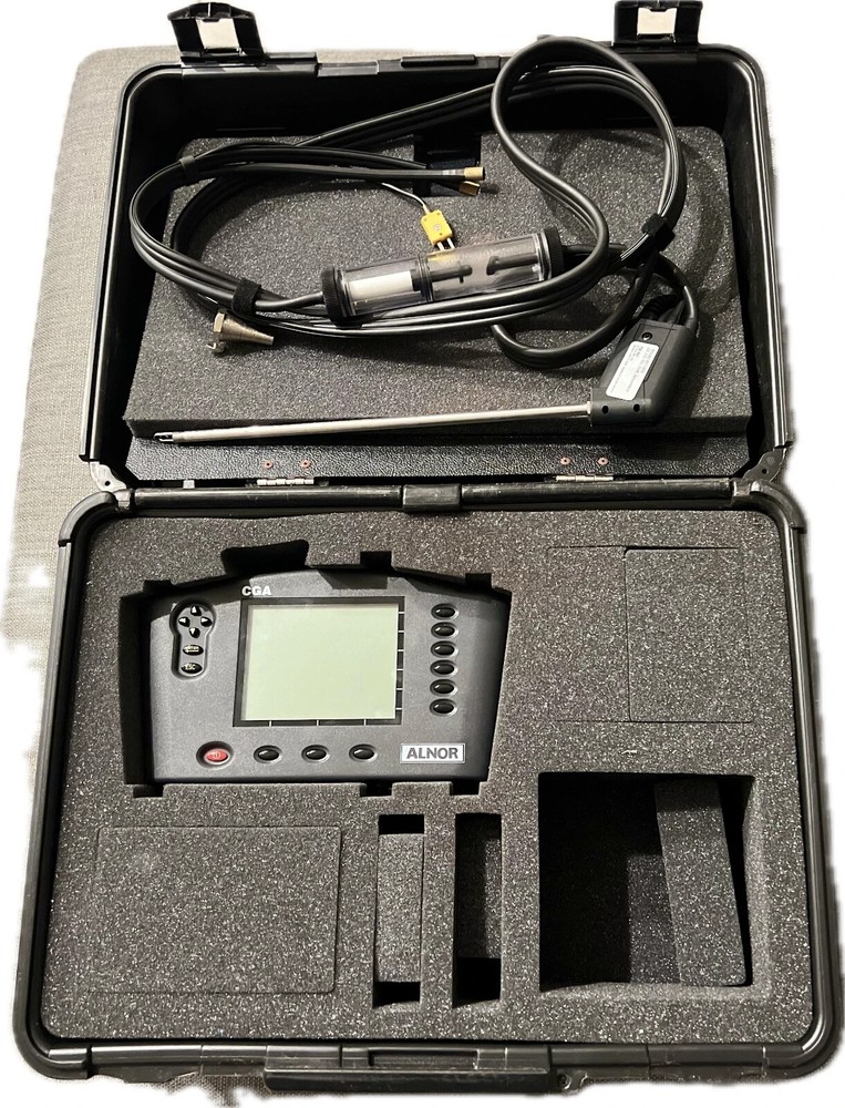 Alnor CGA-823 Combustion Gas Analyzer with Sleeve and Carrying Case