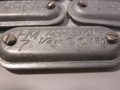 Appleton Electric 170 1/2″ Hub, Form 7 Screw In Conduit Body Covers – Qty 25