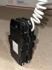 Eaton CHN240GF 40 Amp 2 Pole Circuit Breaker Ground Fault Pigtail New Pull Off