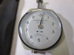 EQUIPMENT GERMANY PEARL GAUGE 10mm CAPACITY 0.1mm ACCURACY PRESS GAUGE NEW