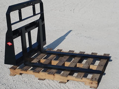 42″ Long Pallet Forks Attachment Fits Bobcat MT50 52 55 453 S70 – $199 Shipping