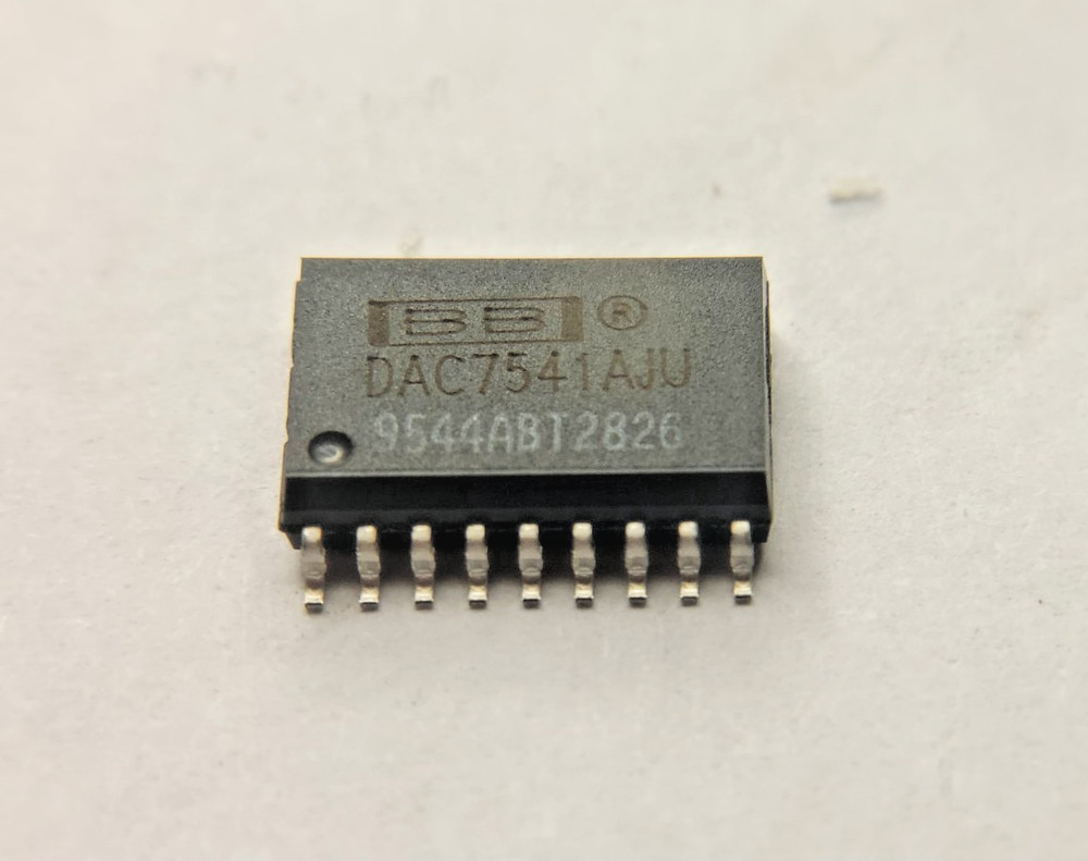 5) DAC7541AJU Burr-Brown 12-Bit DAC CMOS 4-Quad Multiplying (SOP-18)