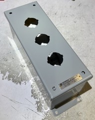 General Electric CR104PEG13N Pushbutton Enclosure
