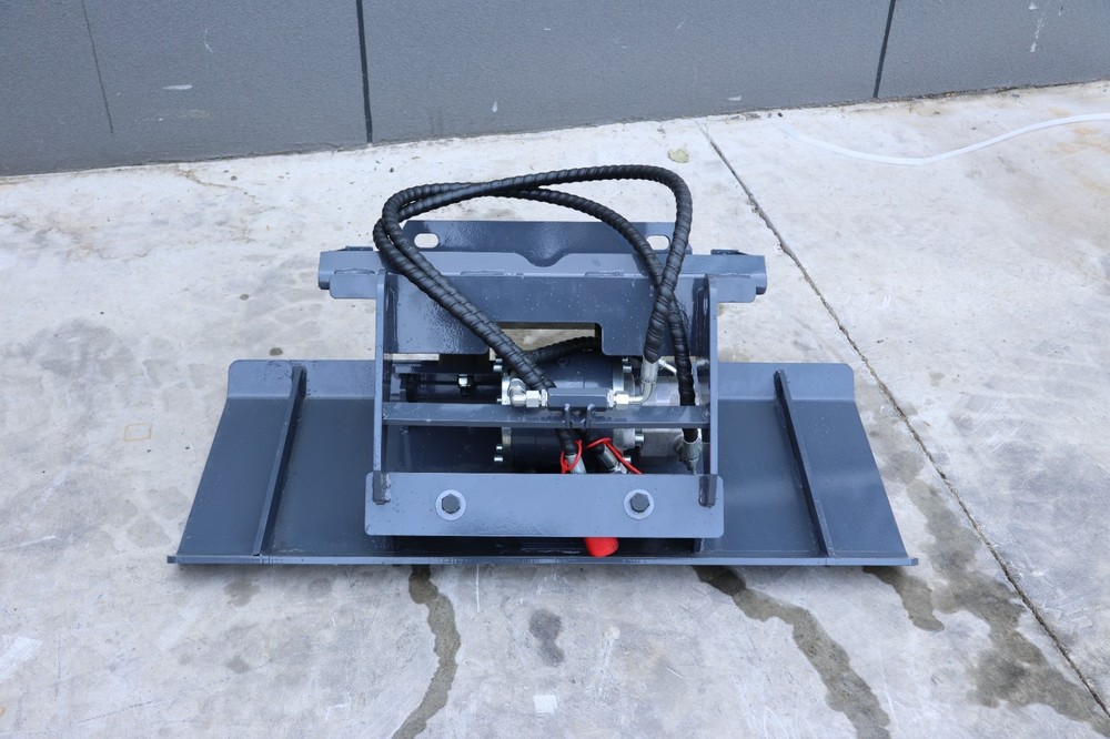 Hydraulic Vibratory Compactor Attachment for Mini Skid-Steer Loaders | 275.5 lb