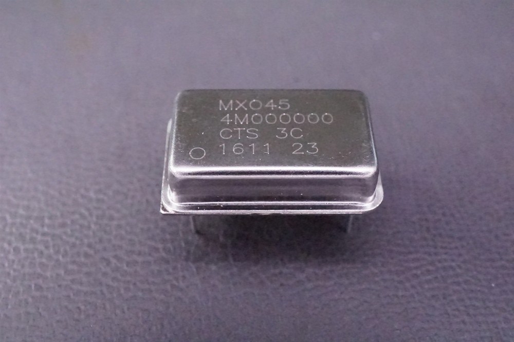 MXO45-3C-4M000000 CTS Clock Oscillator 4.000000 MHz 50pF 50ppm 5V 14-DIP 4P TH