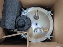 Binks 2.8 Gallon Pressure Tank Zinc Plated Double Regulator 83C-221