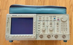 Tektronix TDS 754C 500MHz Oscilloscope 3 Channels with FET & Passive Probes