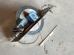 Unbranded Disk Type Oil Skimmer, 18 inch diameter – As Shown In Pictures