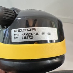 Peltor AO Safety Work Tunes AM/FM Headphones HRX52A Worktunes Mowing Yard work