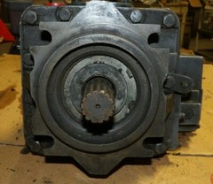 SUNDSTRAND 5000 PSI 33.2 CC/REV AXIAL PISTON PUMP 600 GPM 3800 RPM 20-2029J