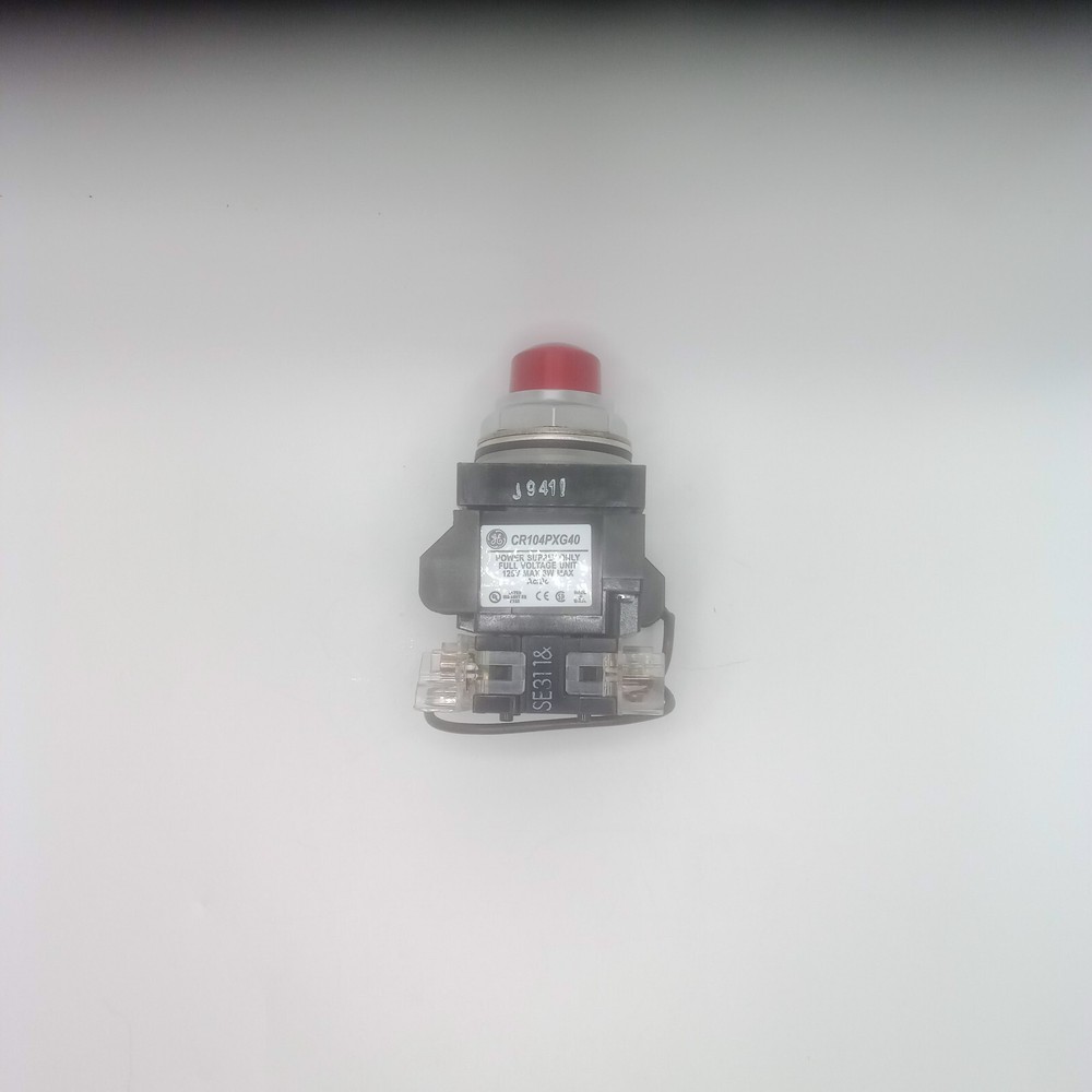 NEW GENERAL ELECTRIC CR104PLT82R PUSH-TO-TEST, 125 VAC, LED RED, 1NO/1NC