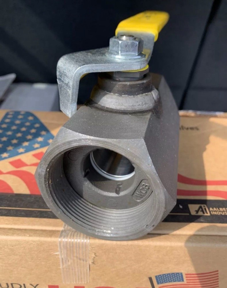 APOLLO VALVES 93-108-01 2-PIECE UNIBODY BALL VALVE NEW IN BOX