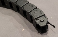 IGUS CABLE HOSE CARRIER FLEX TRACK 09.16.028 40″ Long 1″W 1″H