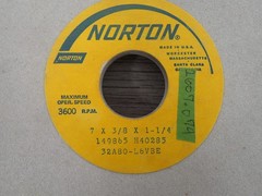 Norton Monocrystalline Aluminum Oxide Grinding Wheel 7″ Dia 3/8″ Thick 1-1/4″ Ar