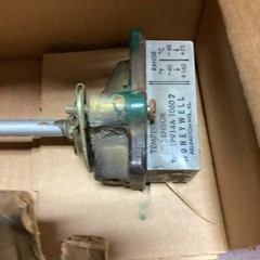* Honeywell Temperature Sensor M# LP914A 1060 1 ZM-70 G114