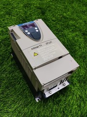 SCHNEIDER ELECTRIC ( ATV71 ) ALTIVAR 71 ATV71HU15N4Z 1.5 KW 2 HP AC DRIVE