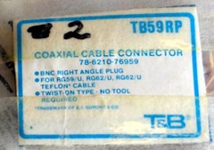 THOMAS & BETTS COAX CABLE CONNECTOR, TB59RP, RIGHT ANGLE PLUG, TWIST-ON TYPE T&B