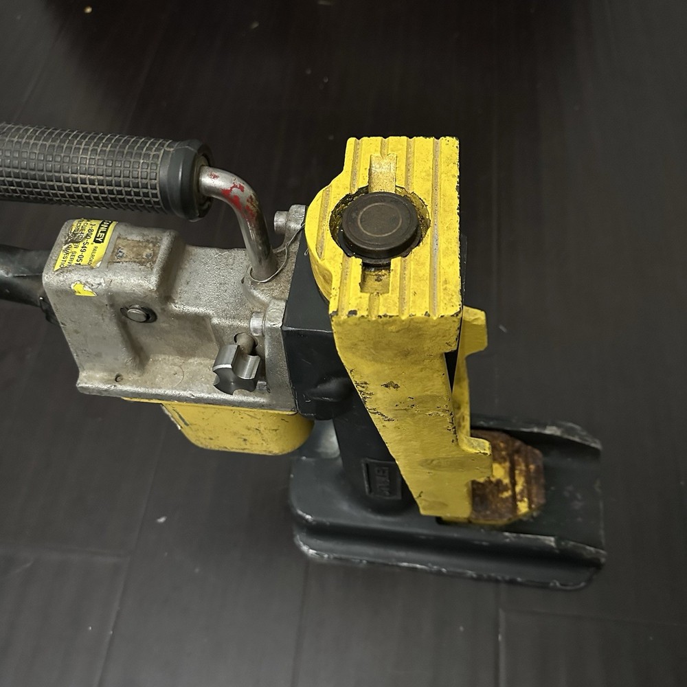 STANLEY RAIL HYDRAULIC TRACK JACK TJ12 RAILROAD Sold As Is For Repair