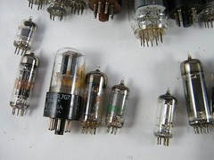 (50) MISCELLANEOUS ELECTRONIC TUBES UNTESTED WITH NO WARRANTY & NO RETURNS AB