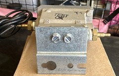 Johnson Controls V11hga-100 Solenoid Air Valve,3-Way,24Vac,0-25 Psi
