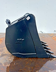 NEW 24″ TAG QUICK ATTACH BUCKET: FITS BACKHOE & EXCAVATORS W/ 1/4 YARD QA