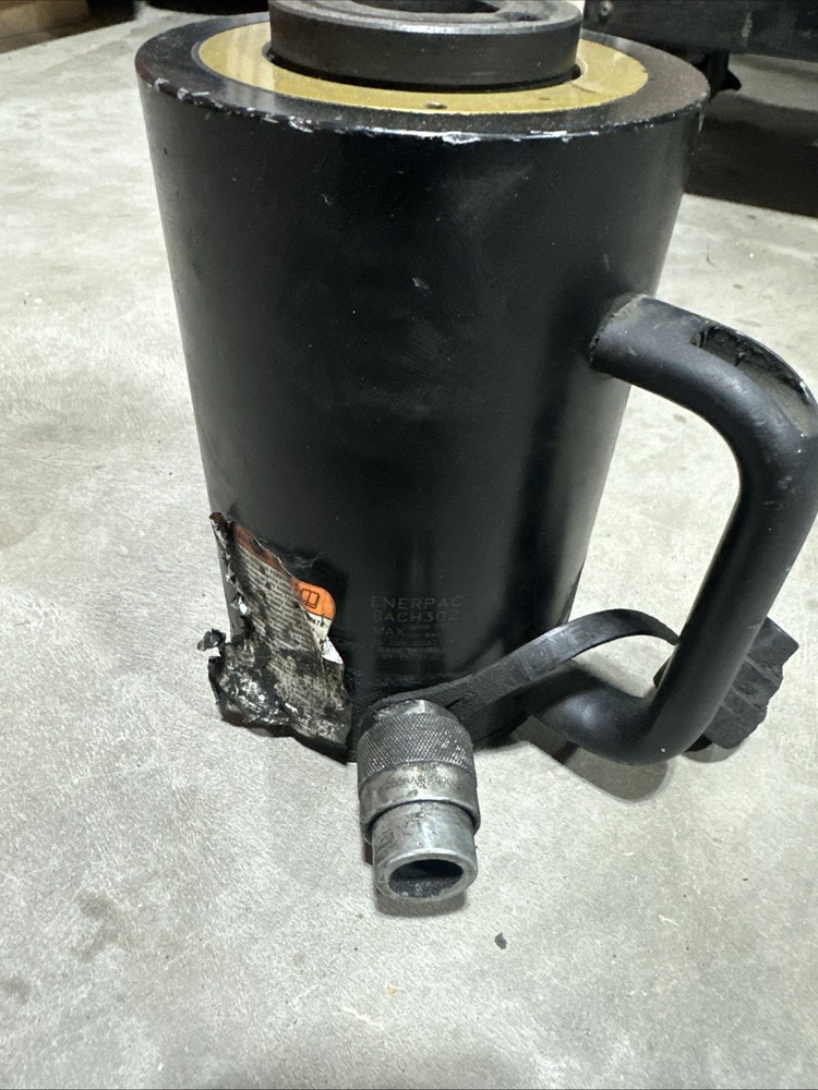Enerpac RAC-302 Single-Acting Aluminum Hydraulic Cylinder with 30 Ton Capacity