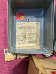 Furnas Electric Pressure Switch 69GC8 20-40 Pounds 2 Pole 120-240 V AC Open Bx