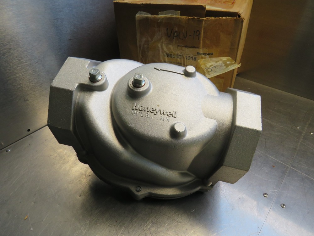 Honeywell V5055C 1018 Gas Valve 2-1/2″