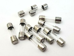 Box of 100 Bussmann GMC2 250 Volt 2 Amp Slow Blow 5mm x 20mm Glass Fuses