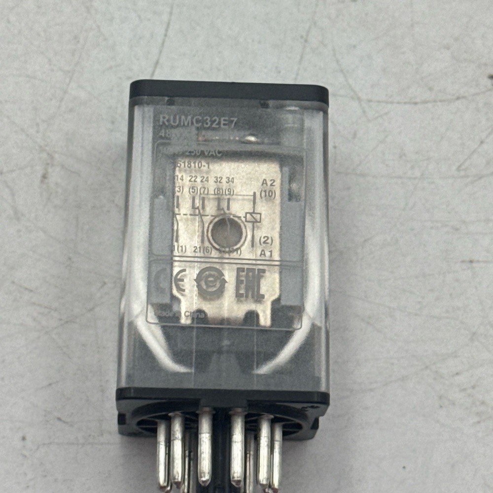 Schneider Electric Universal Plug-in Relay RUMC32E7 3PDT 10A w/LED Test Button