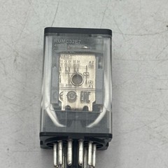 Schneider Electric Universal Plug-in Relay RUMC32E7 3PDT 10A w/LED Test Button