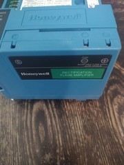 Honeywell RM7895 A 1014 Burner Control Complete System Tested Working