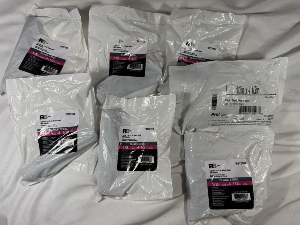 Bulk Lot of (7) 1/2″ x 4-1/2″ Black Steel Pipe Nipples -Schedule 40 – 12108 -New