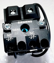 SIEMENS 52PA3D3U 120V AC Green Illuminated Push Button Switch NIB