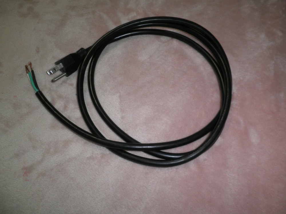 Power cord & plug 16/3 / 6 feet long105C SJT black 16 AGW (UL)