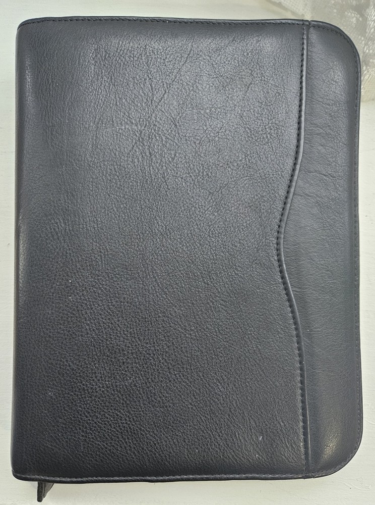 DayTimer Planner Organizer, Black Leather, 7 Ring Binder 8 x 10.5 in. Very Nice