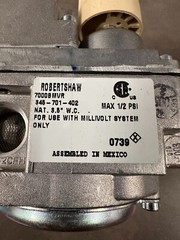 Robertshaw 700-504 Minivolt Combinion Gas Valve 7000BMVR