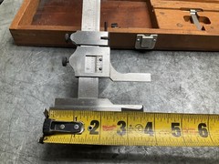 Starrett No. 454 12″ Height Gauge Vernier w/ Accessories + Case