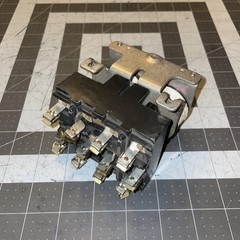 Square D Hoist Contactor Class 8965 Type R012 Series B GOOD SHAPE FAST SHIPPING