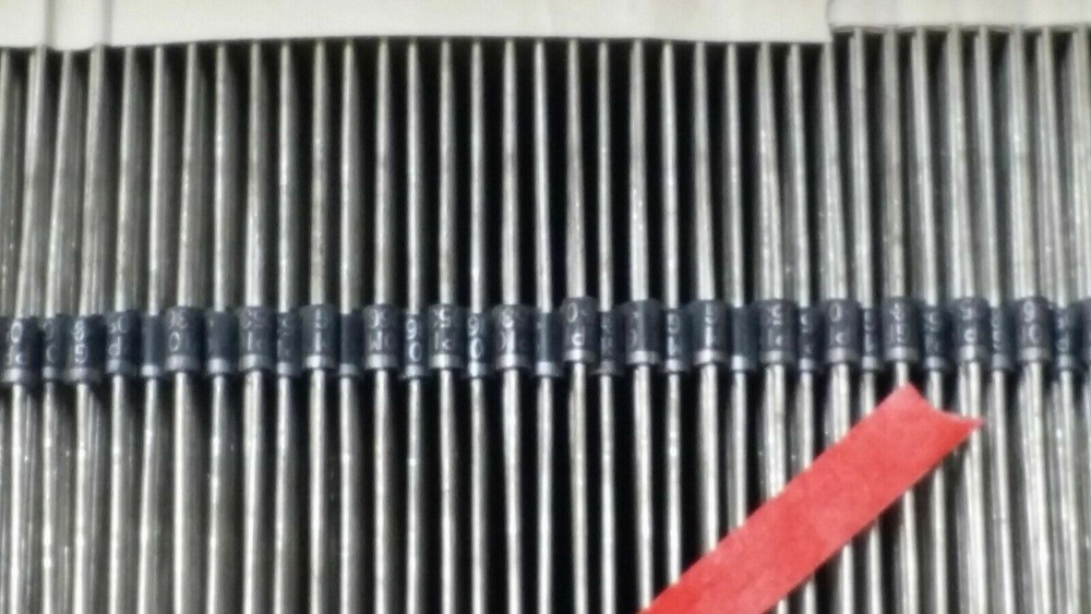 (100 PCS) GPP10M-E3/73 VISHAY Diode Standard 1000V 1A Thru Hole DO-204AL (DO-41)