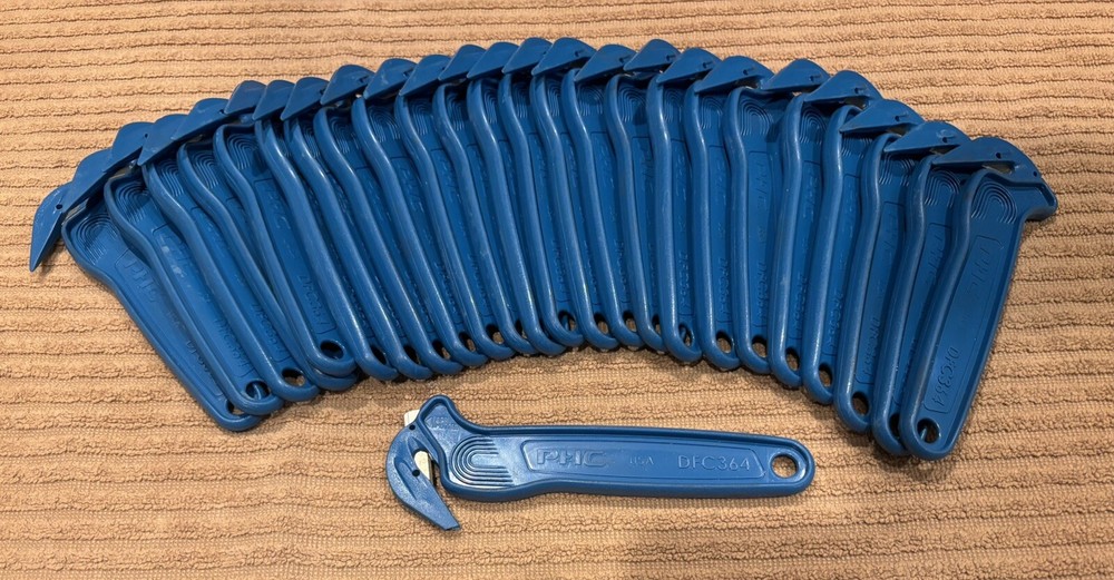 (25- PACK) Pacific Handy Cutter DFC364MD Metal Detectable Safety Film Cutters