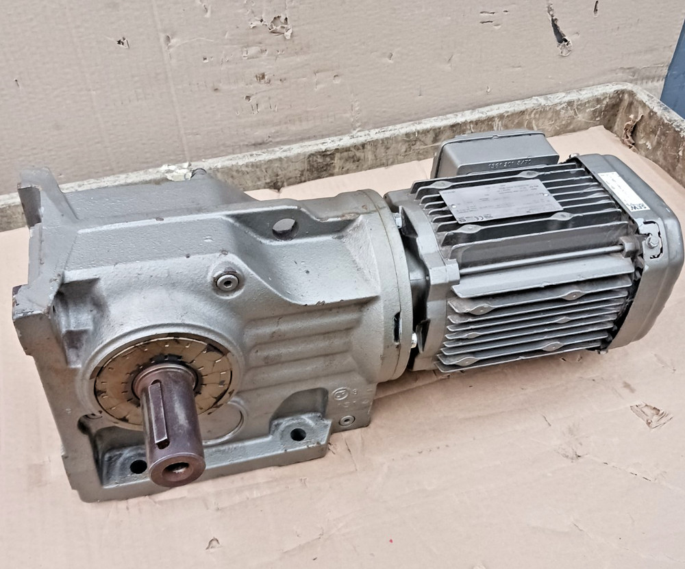 New Sew Eurodrive 1 Hp Ac Gear Motor 1740 / 14 Rpm 230/460 Vac K57DRE80M4/D4