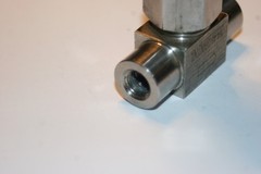 1/8 FNPT 316ss Union-Bonnet Needle Valve Whitey Swagelok SS-31RF2