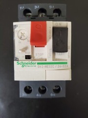 1PCS SCHNEIDER ELECTRIC GV2-ME32C 24-32A GV2ME32C *FREE SHIPPING*