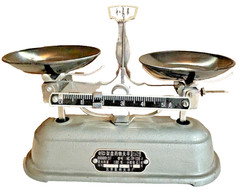 Vintage Lab Beam Balance Scale HC-TP12B 100g w Weights Apothecary Medical