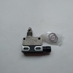1pcs For Omron D4E-1B10N D4E1B10N Limit Switch