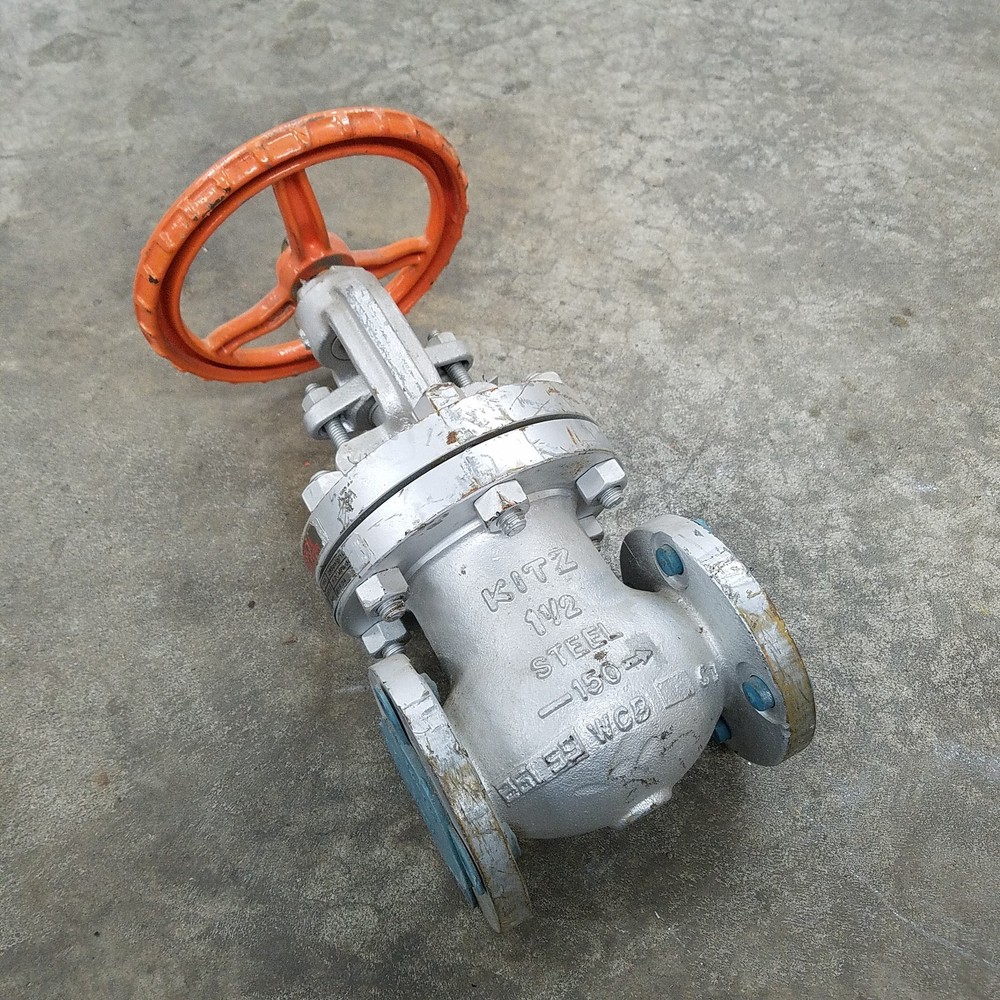 Kitz 150 SCJS 1-1/2″ Globe Valve, WCB Body, CR13 Disc, CR13 Stem, 150 Class