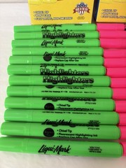 Liqui-Mark Pink Green Chisel Tip Highlighters Fluorescent Non Smearing 24-PACK