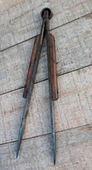 Vintage Wood Handled Non-adjustable Tweezer Dividers Unmarked…9″
